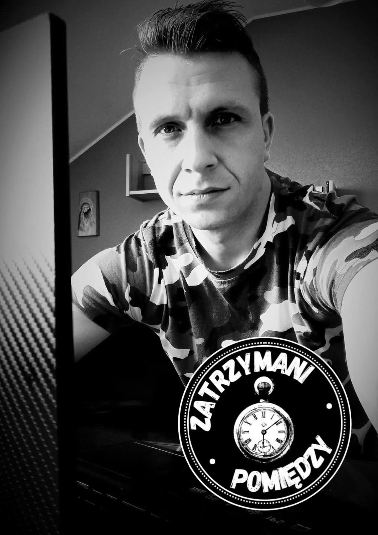 ZATRZYMANI POMIĘDZY